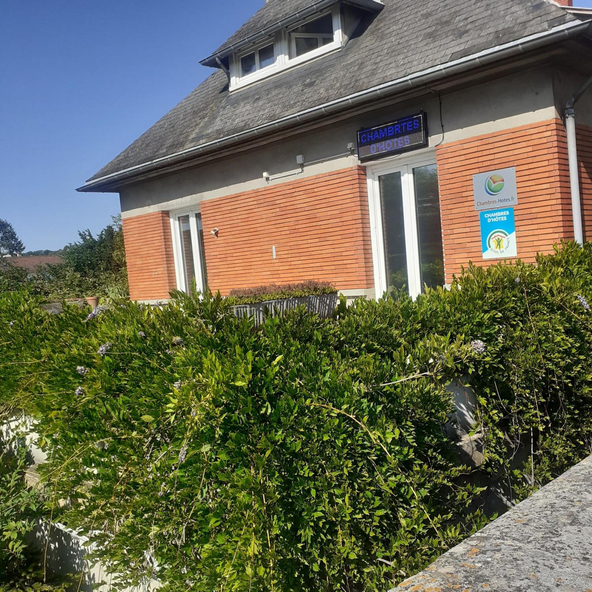 Chambres D'Hotes Gobillon Maintenon Exterior photo